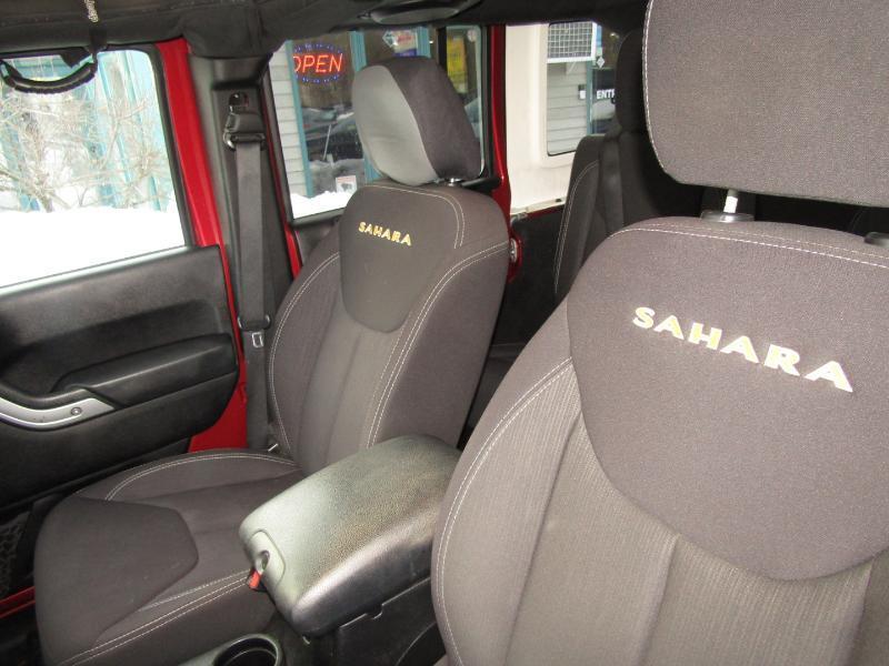 Jeep Wrangler Unlimited Sahara 4WD 2013