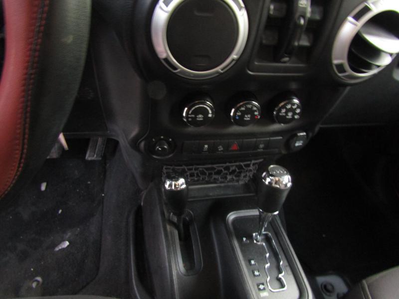 Jeep Wrangler Unlimited Sahara 4WD 2013