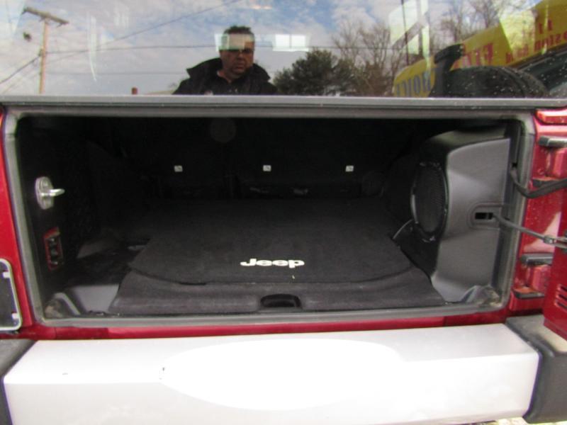 Jeep Wrangler Unlimited Sahara 4WD 2013