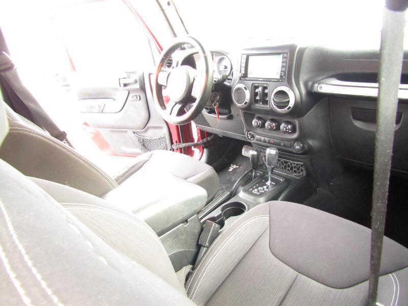 Jeep Wrangler Unlimited Sahara 4WD 2013