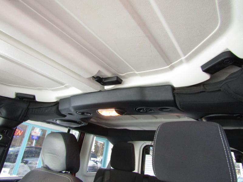 Jeep Wrangler Unlimited Sahara 4WD 2013