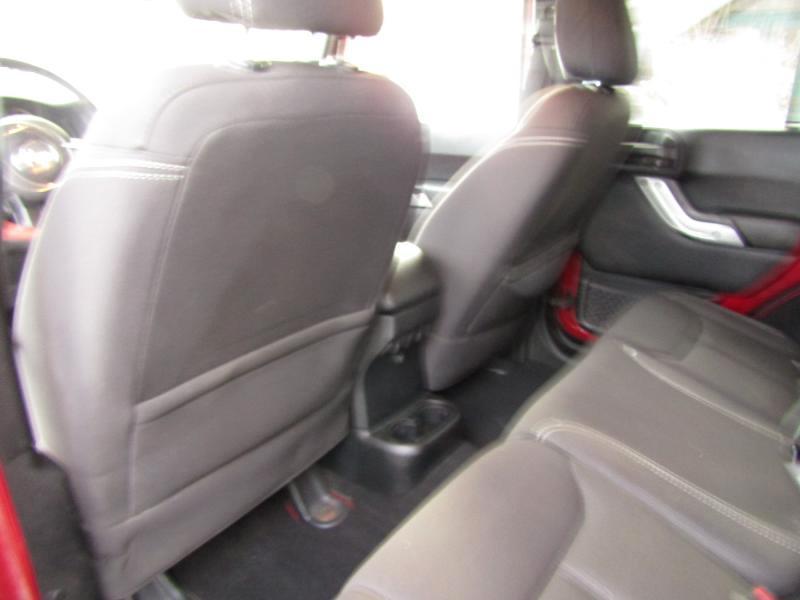 Jeep Wrangler Unlimited Sahara 4WD 2013