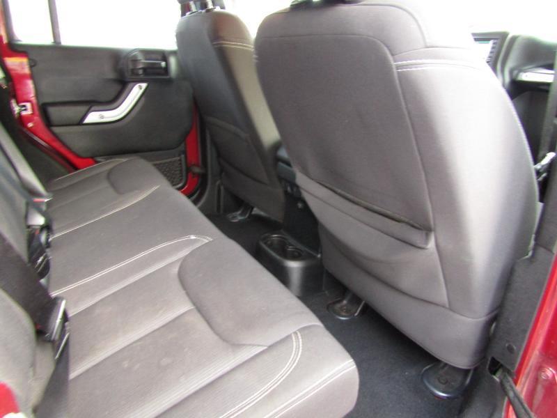 Jeep Wrangler Unlimited Sahara 4WD 2013