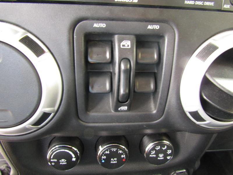 Jeep Wrangler Unlimited Sahara 4WD 2013