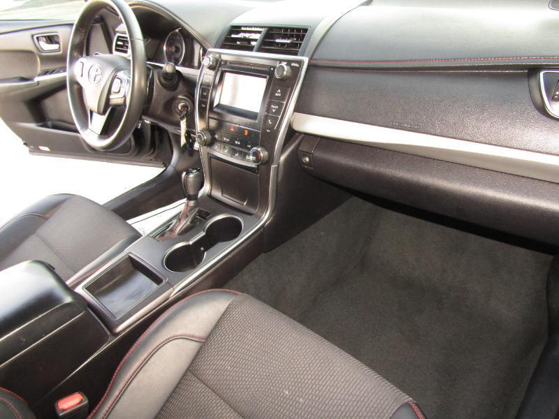 Toyota Camry SE 2017