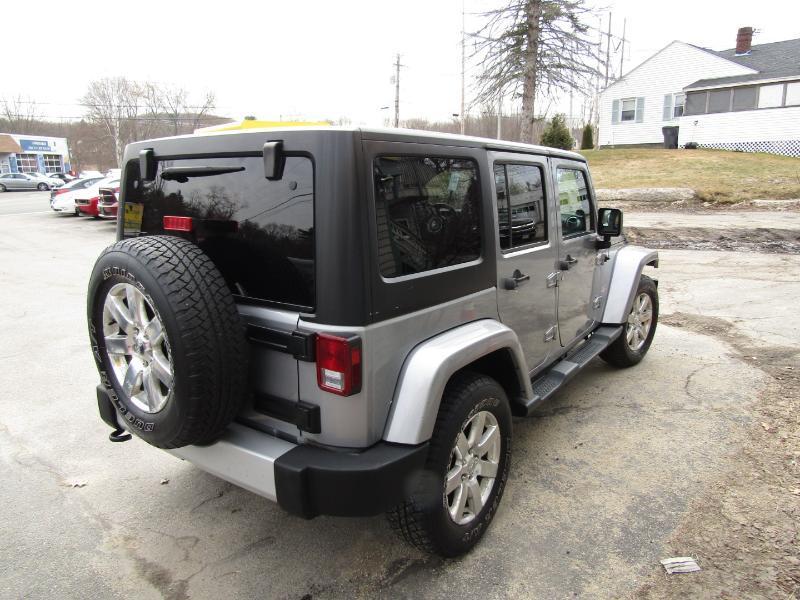 Jeep Wrangler Unlimited Sahara 4WD 2013