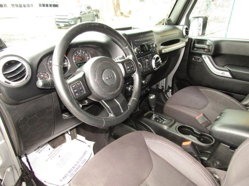 Jeep Wrangler Unlimited Sahara 4WD 2013