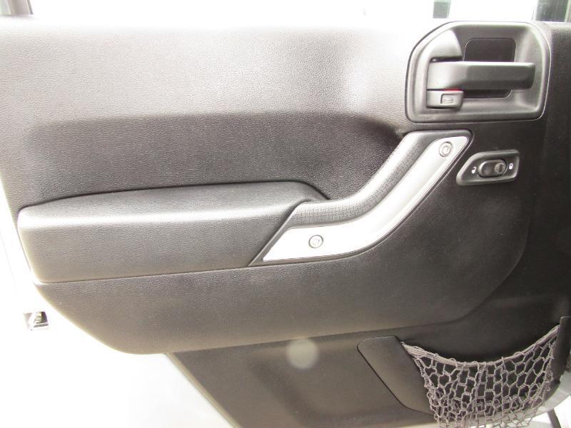 Jeep Wrangler Unlimited Sahara 4WD 2013