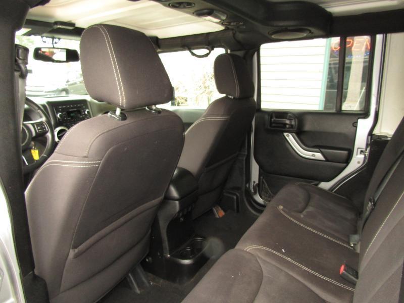 Jeep Wrangler Unlimited Sahara 4WD 2013