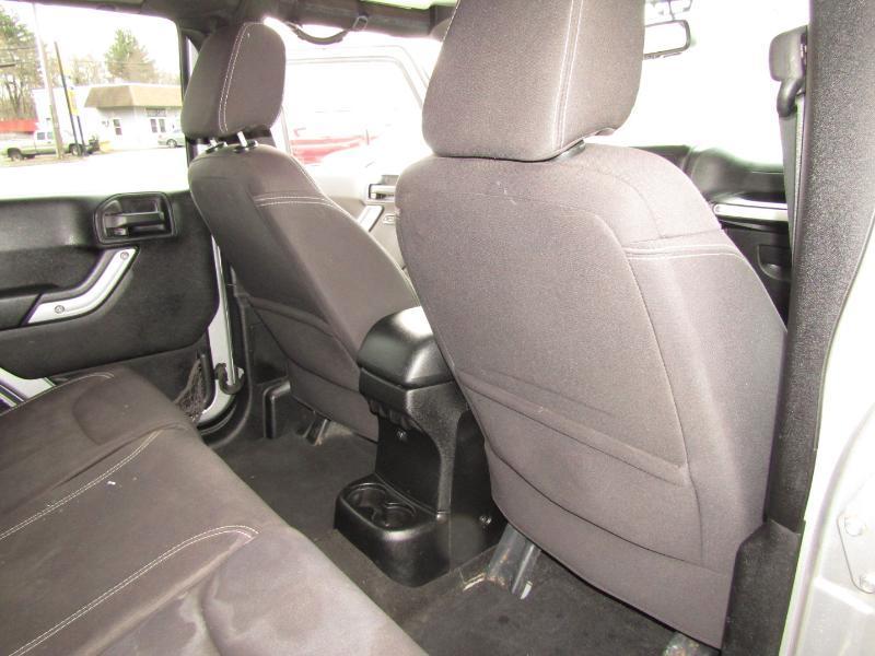 Jeep Wrangler Unlimited Sahara 4WD 2013