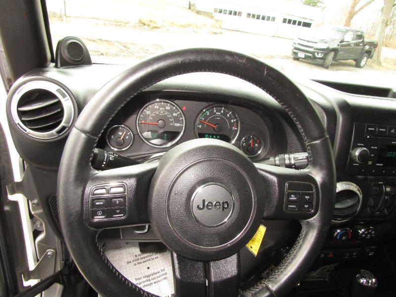 Jeep Wrangler Unlimited Sahara 4WD 2013