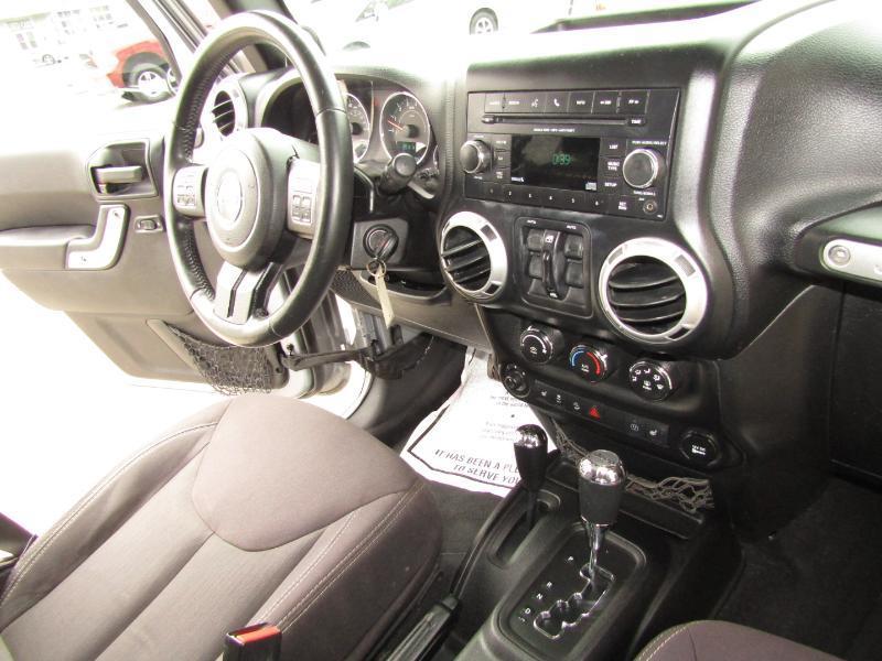 Jeep Wrangler Unlimited Sahara 4WD 2013