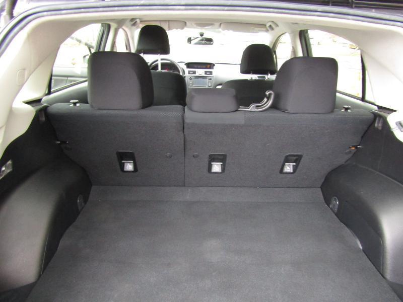 Subaru Impreza 2.0i PZEV CVT 5-Door 2016