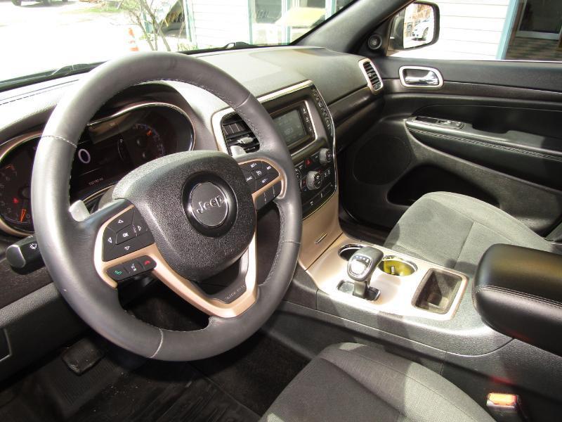 Jeep Grand Cherokee Laredo 4WD 2015