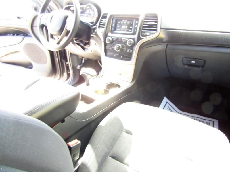 Jeep Grand Cherokee Laredo 4WD 2015