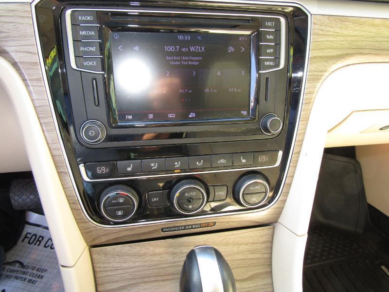 Volkswagen Passat SE 2018