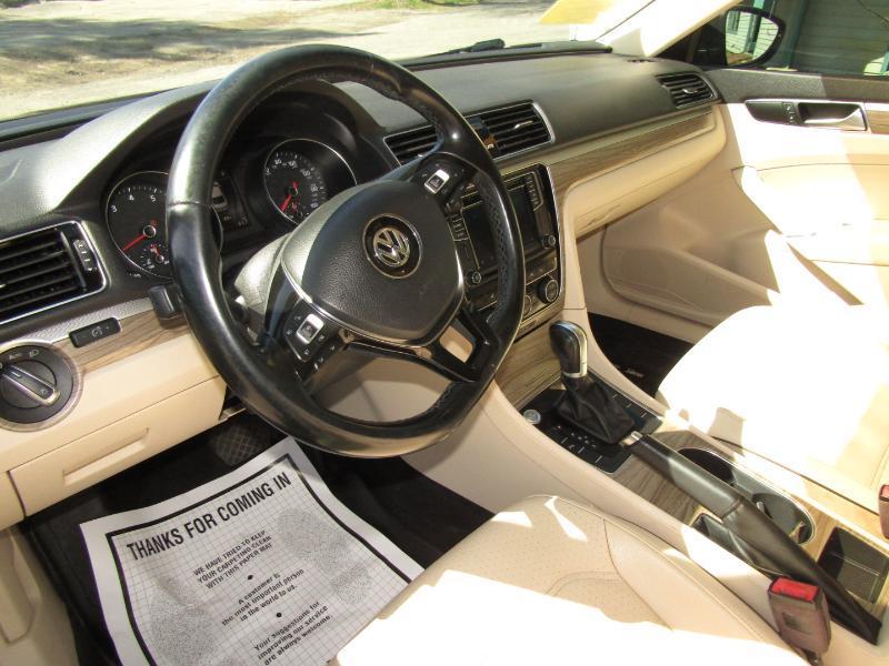 Volkswagen Passat SE 2018