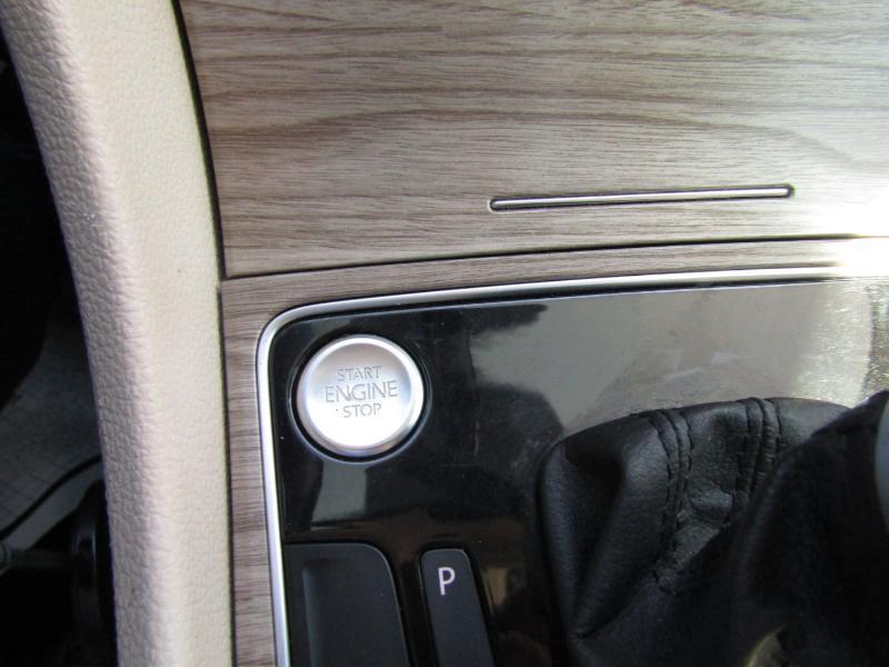 Volkswagen Passat SE 2018