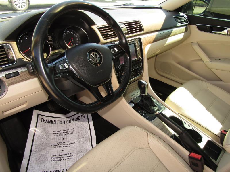 Volkswagen Passat SE 2018