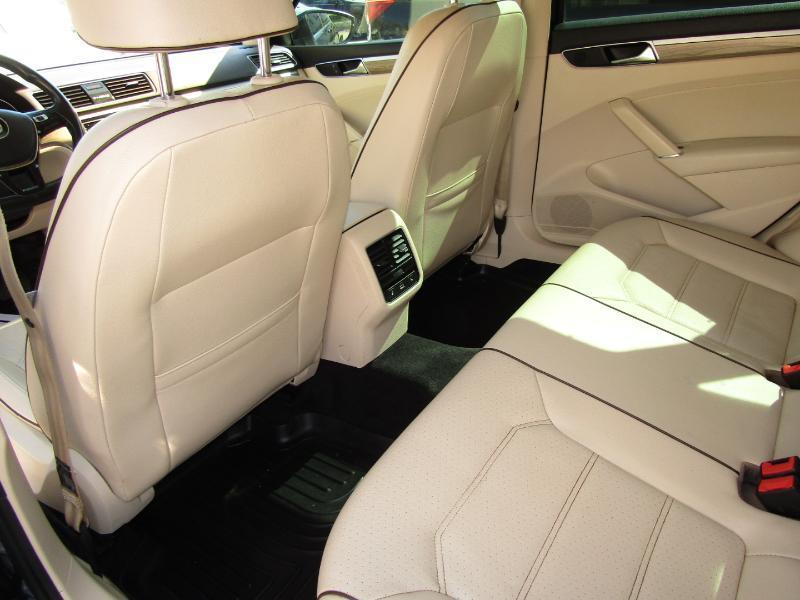 Volkswagen Passat SE 2018