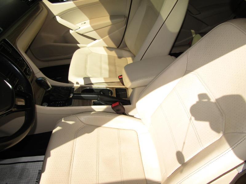 Volkswagen Passat SE 2018