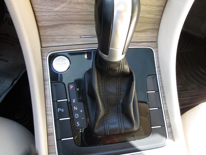 Volkswagen Passat SE 2018