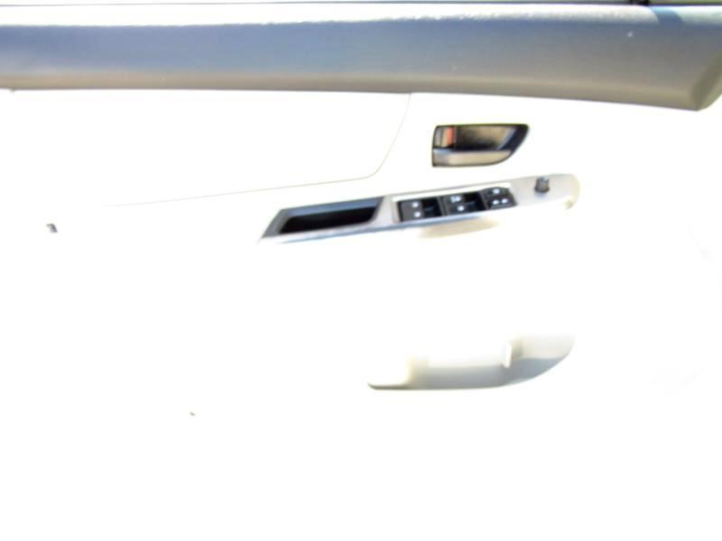 Subaru Impreza 2.0i PZEV CVT 5-Door 2015