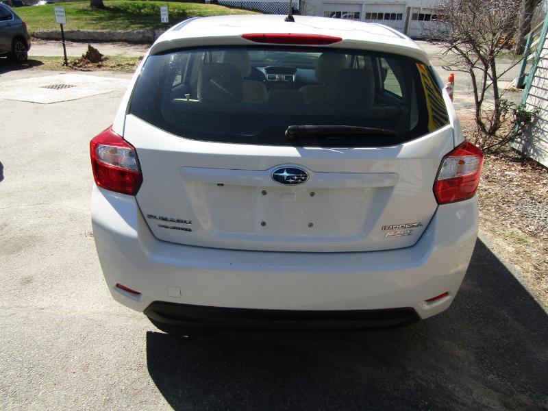 Subaru Impreza 2.0i PZEV CVT 5-Door 2015