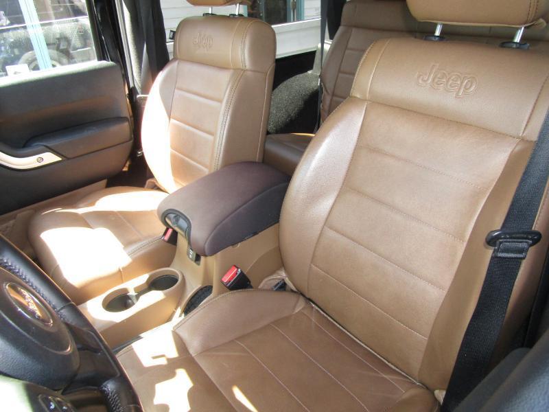 Jeep Wrangler Sahara 4WD 2012