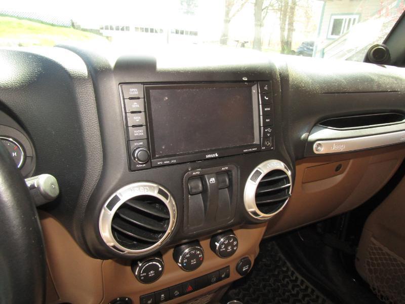 Jeep Wrangler Sahara 4WD 2012