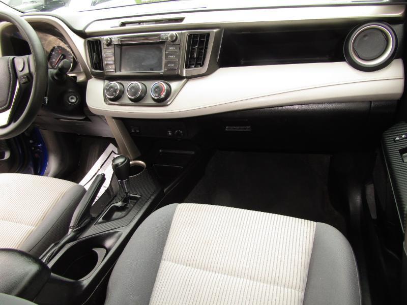 Toyota RAV4 LE AWD 2015