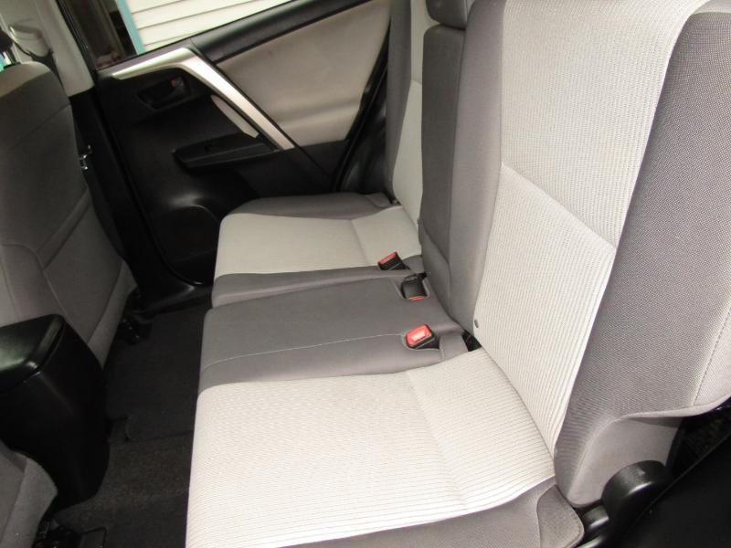 Toyota RAV4 LE AWD 2015