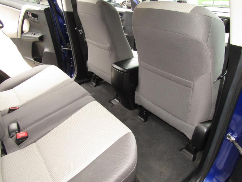 Toyota RAV4 LE AWD 2015
