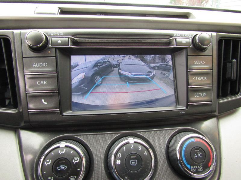 Toyota RAV4 LE AWD 2015