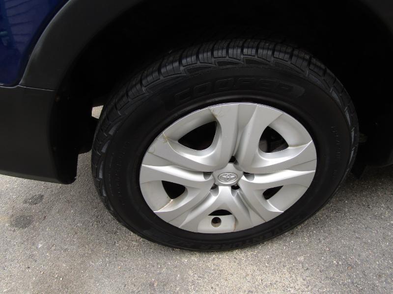 Toyota RAV4 LE AWD 2015