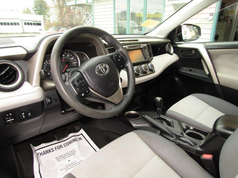 Toyota RAV4 LE AWD 2015
