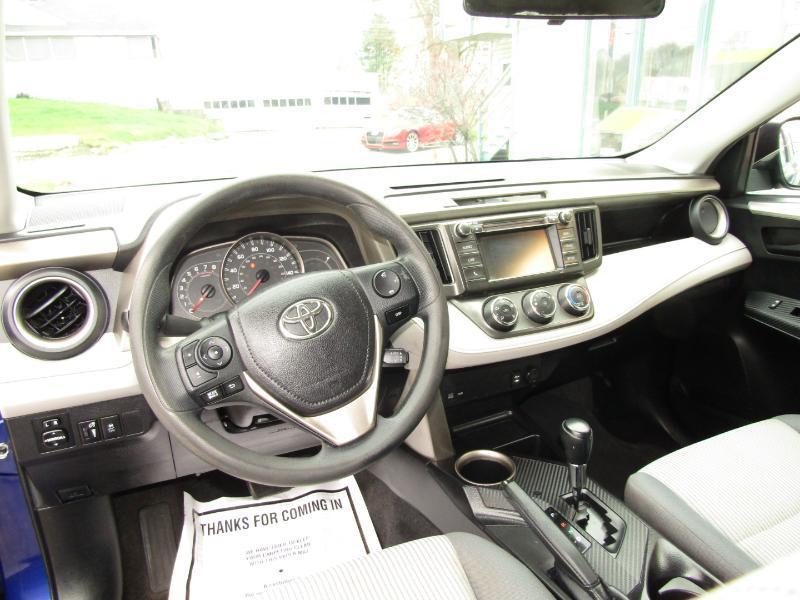 Toyota RAV4 LE AWD 2015