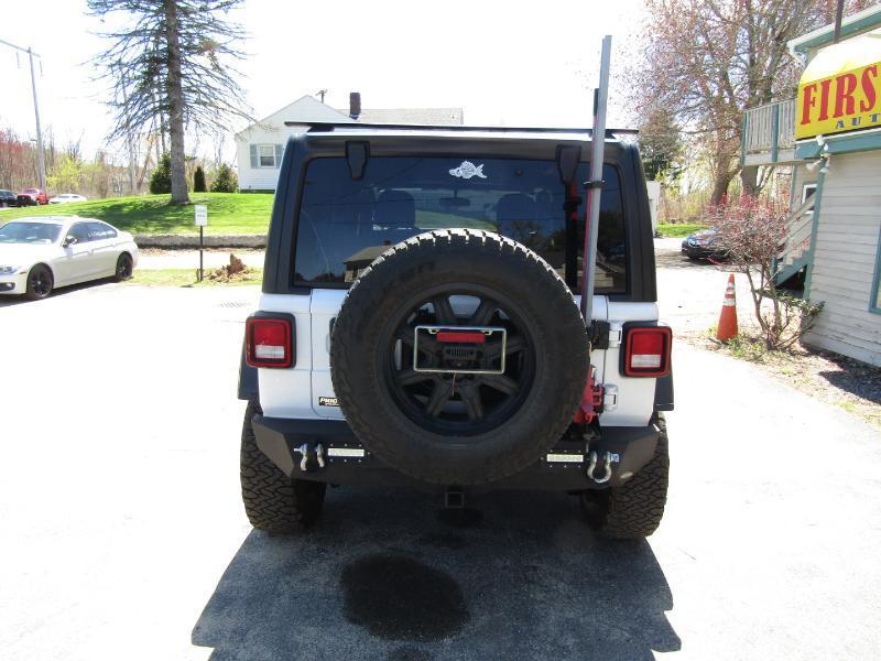 Jeep Wrangler Unlimited Sport 2018