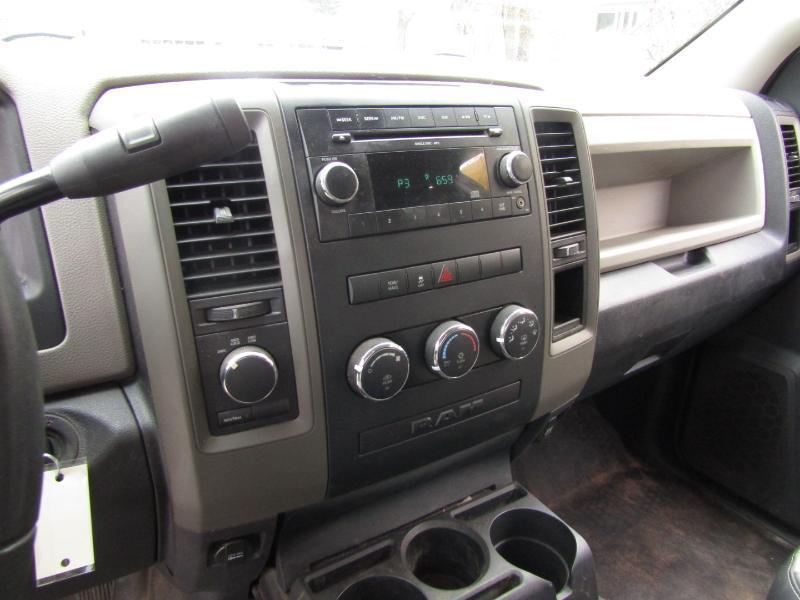 RAM 1500 SLT Quad Cab 4WD 2011