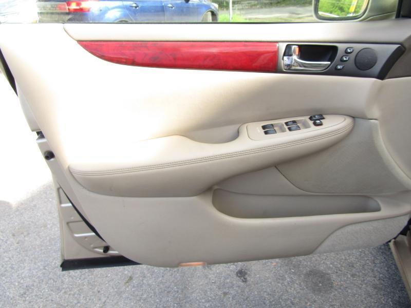 Lexus ES 330 Sedan 2004