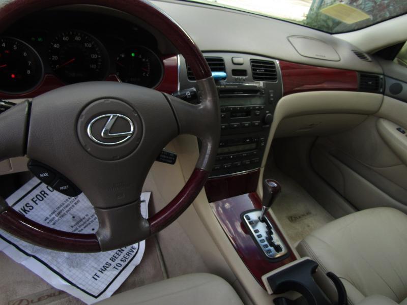 Lexus ES 330 Sedan 2004