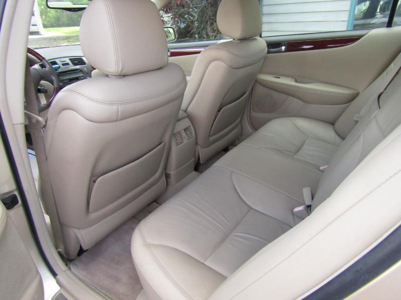 Lexus ES 330 Sedan 2004