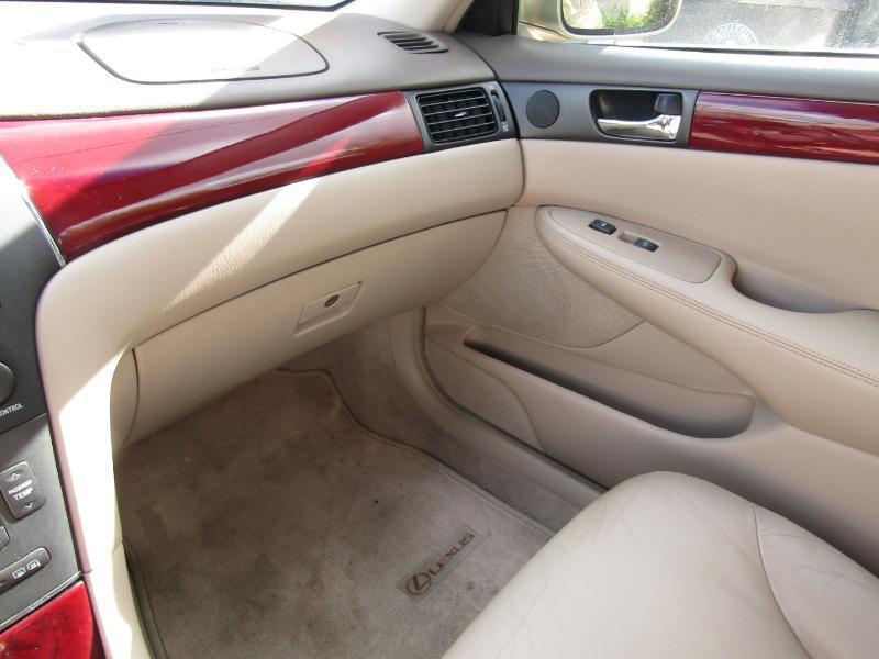 Lexus ES 330 Sedan 2004