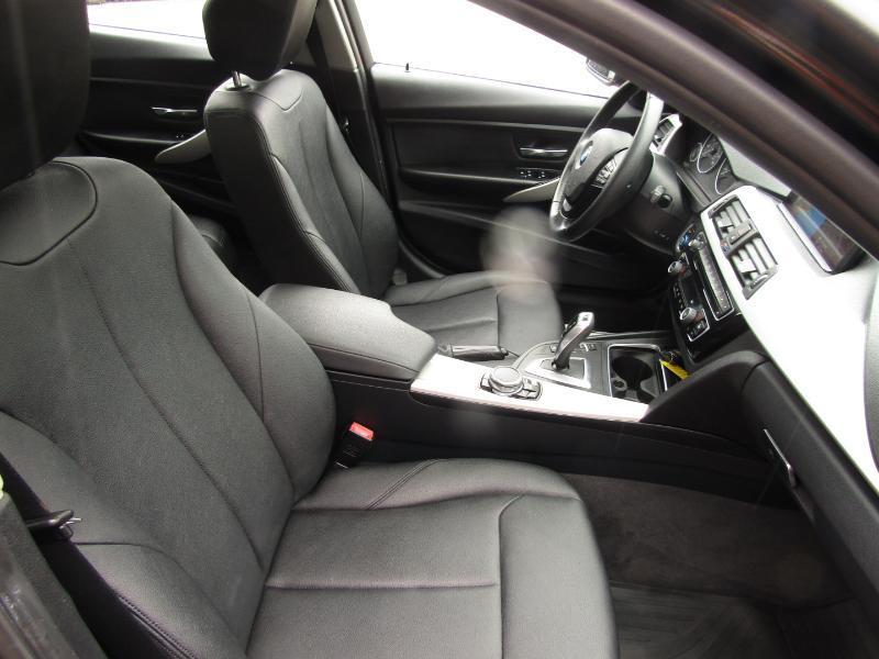 BMW 3-Series 320i Sedan 2016