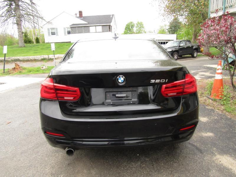 BMW 3-Series 320i Sedan 2016