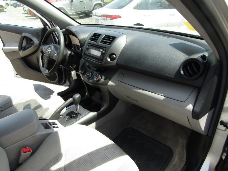 Toyota RAV4  2012