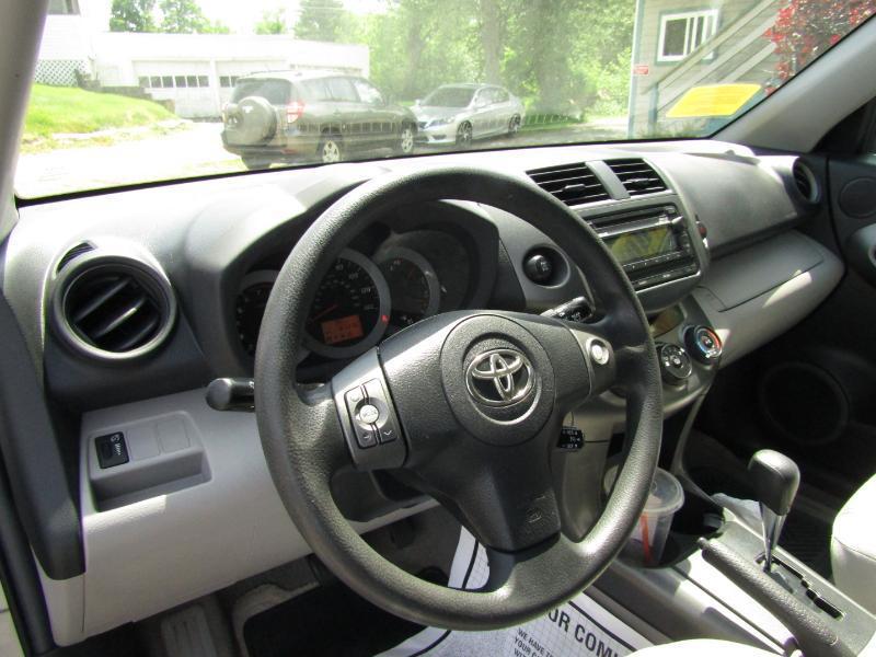 Toyota RAV4  2012