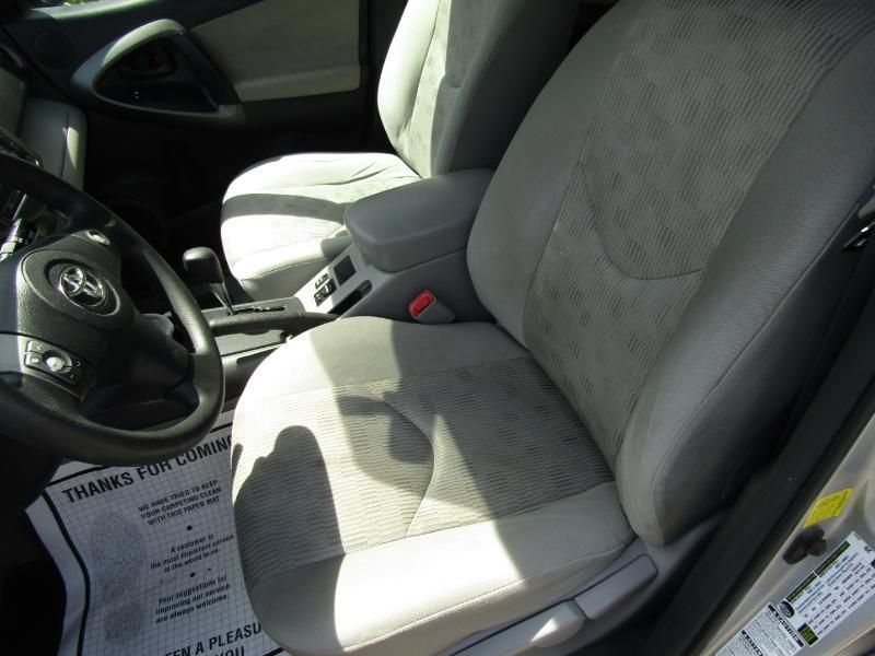 Toyota RAV4  2012