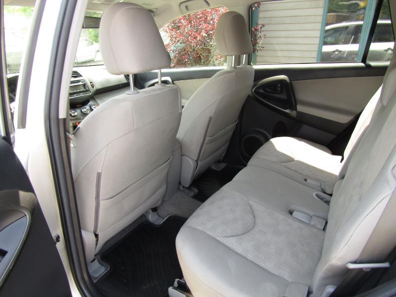 Toyota RAV4  2012