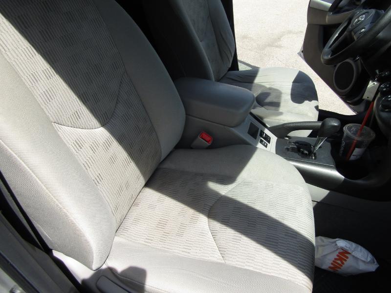 Toyota RAV4  2012